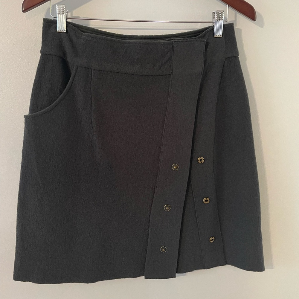 Sparrow Medium Grey Soft Merino Wool 21" skirt LIKE NEW